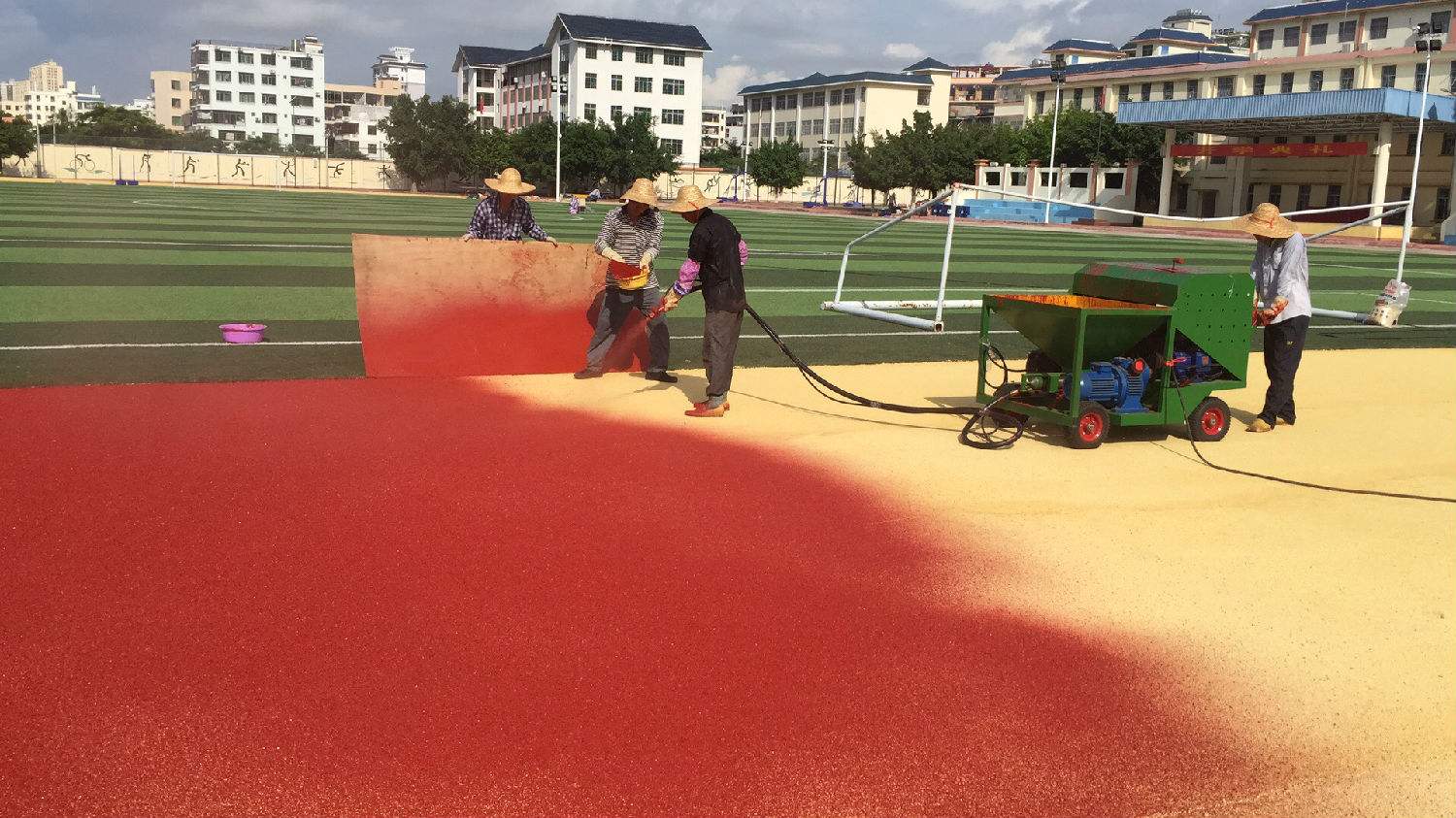 Running Track Paver Machine Features