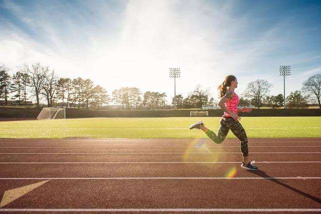 Running Track Paver Machine Scraper Composition And Working Principle