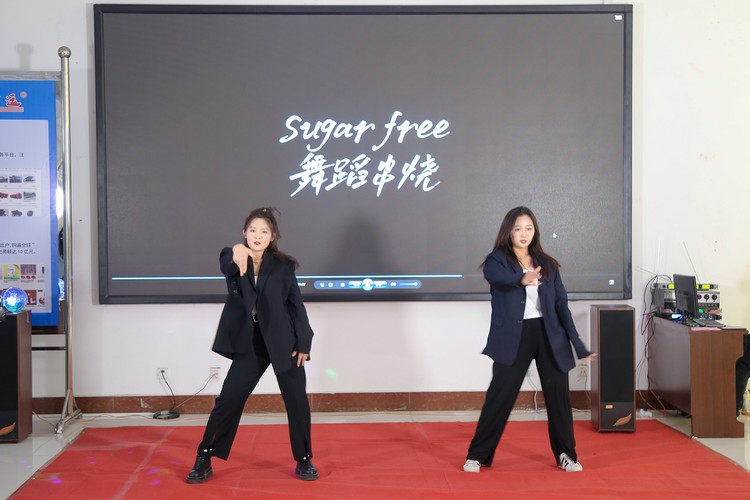 'A New Chapter Of The Times, Women Brighten Their Faces' China Coal Group Held A Literary And Artistic Performance To Celebrate March 8 Women'S Day