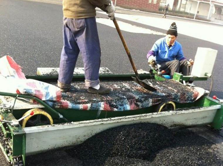 Daily Technical Maintenance Of Road Paver Machine